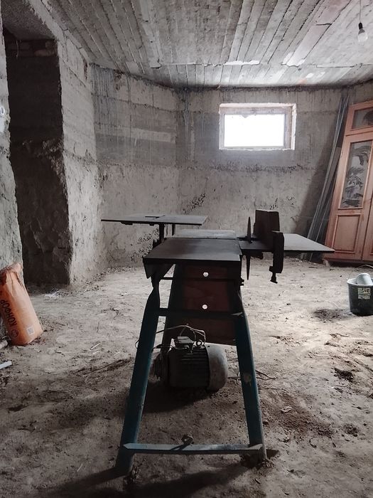 Taxta stanok srochno sotiladi