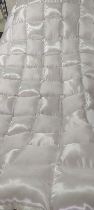 Продаётся двуспальное одеяло ручной работы!