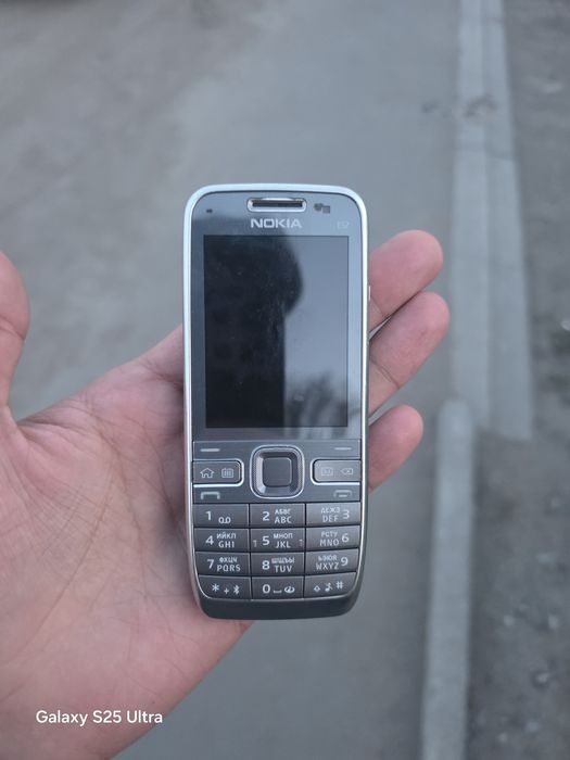 Продам телефон нокия е52 на базе симбиан