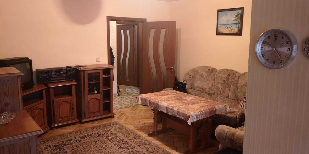 Дава се под наем Тристаен апартамент в Бургас, Център - 90 кв.м за 225 € - Снимка #9
