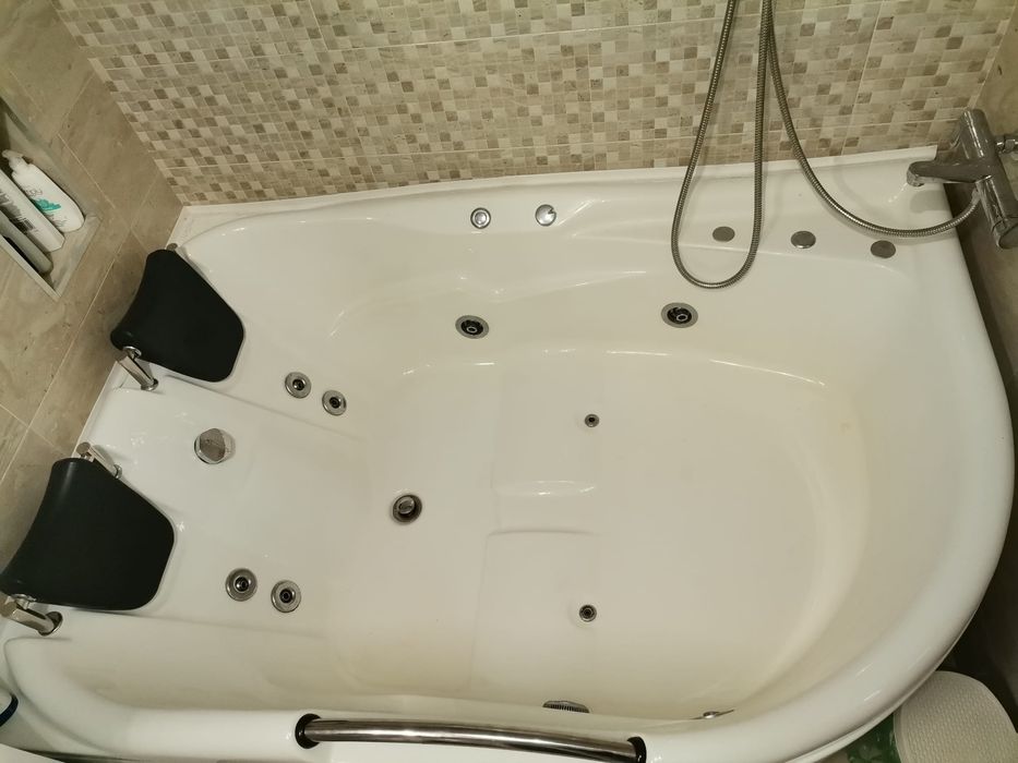 Cadă hidromasaj Aisha