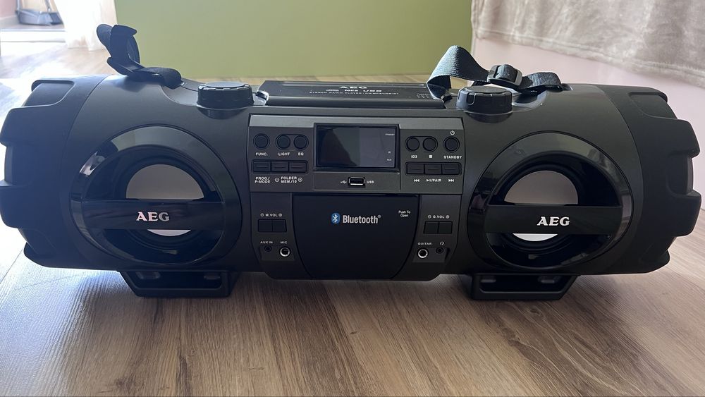 AEG  SR 4360  Преносима аудио система