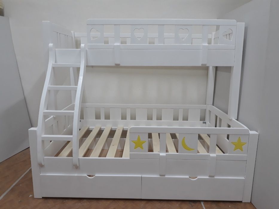 TRANSPORT GRATUIT.Pat etajat din lemn masiv cod 3212