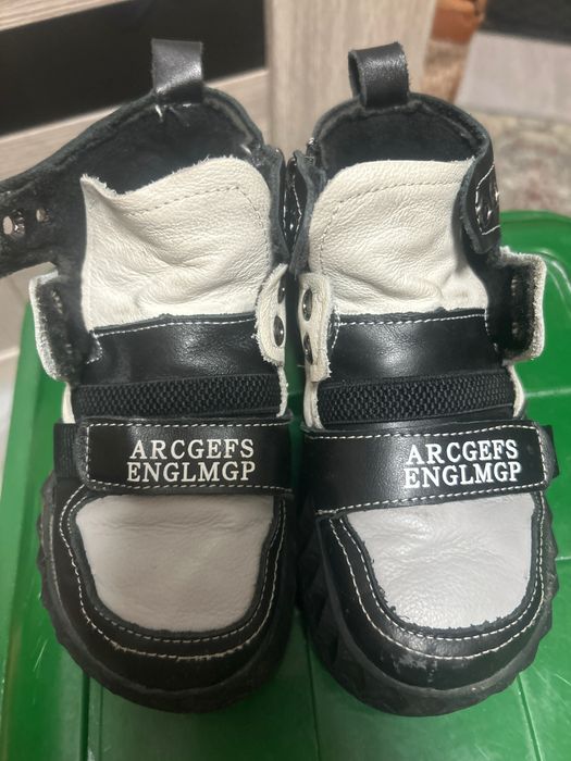 Продам ботинки на мальчика