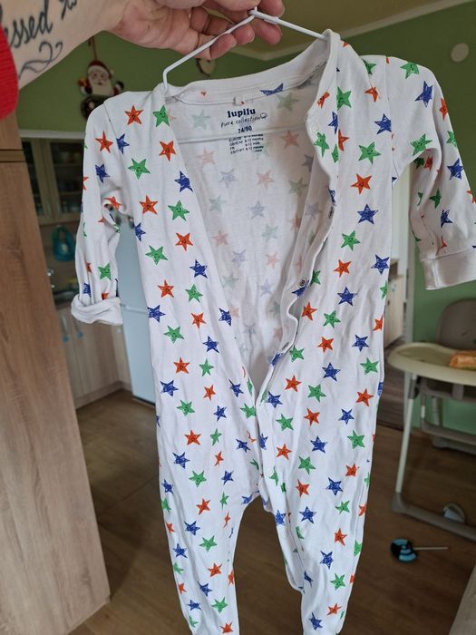 Продавам запазени дрехи  за момиче