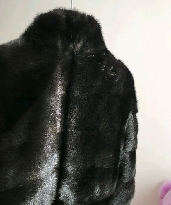 Продаю норковую шубу