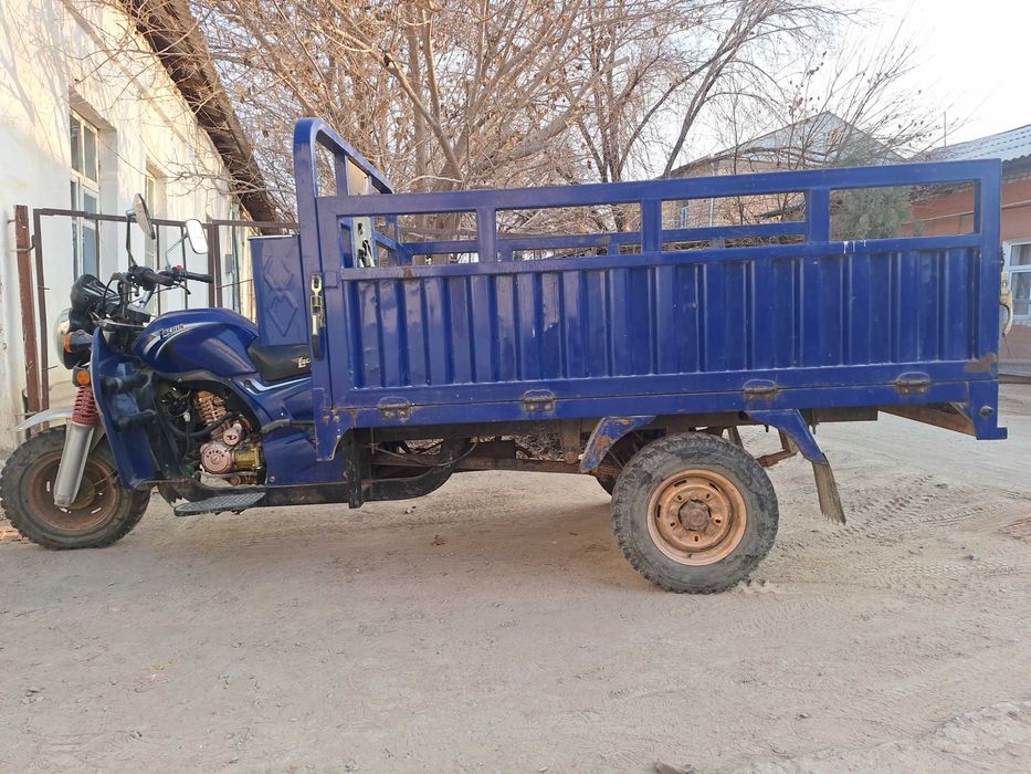 Мотоцикл сатылады Лочин