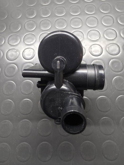 Газова помпа EVAP  с активен въглен OEN 7L0906243