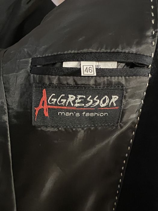 мъжки костюм.