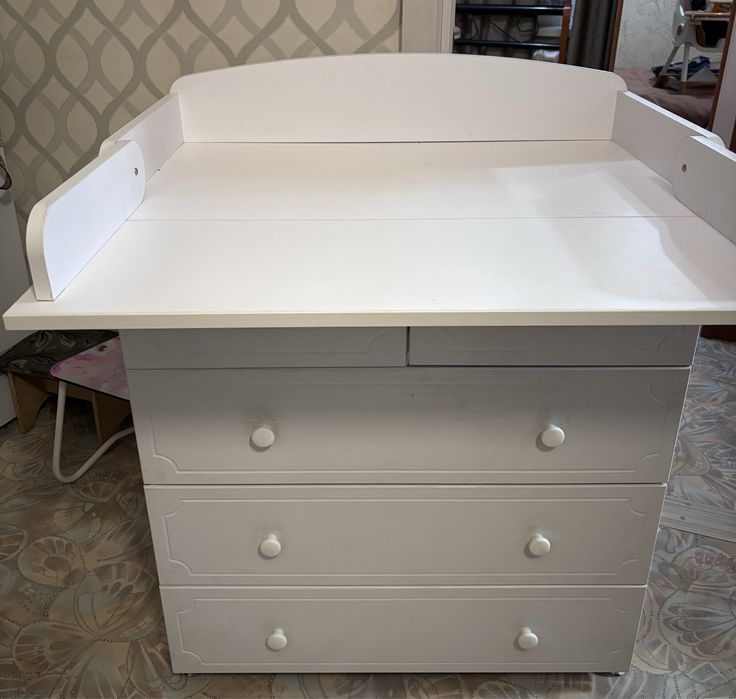 Продается  комод ( пеленальный стол)