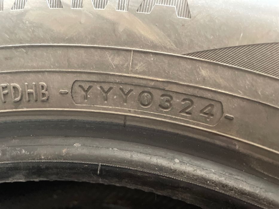 4бр. Бусови гуми Yokohama 215/65/16 Bluearth. GT ae51 DOT24