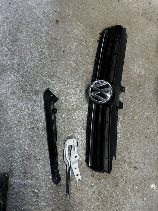 Grila  radiator vw golf 7.