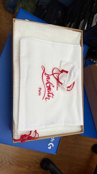 Токчета Christian Louboutin Kate 100 бежави