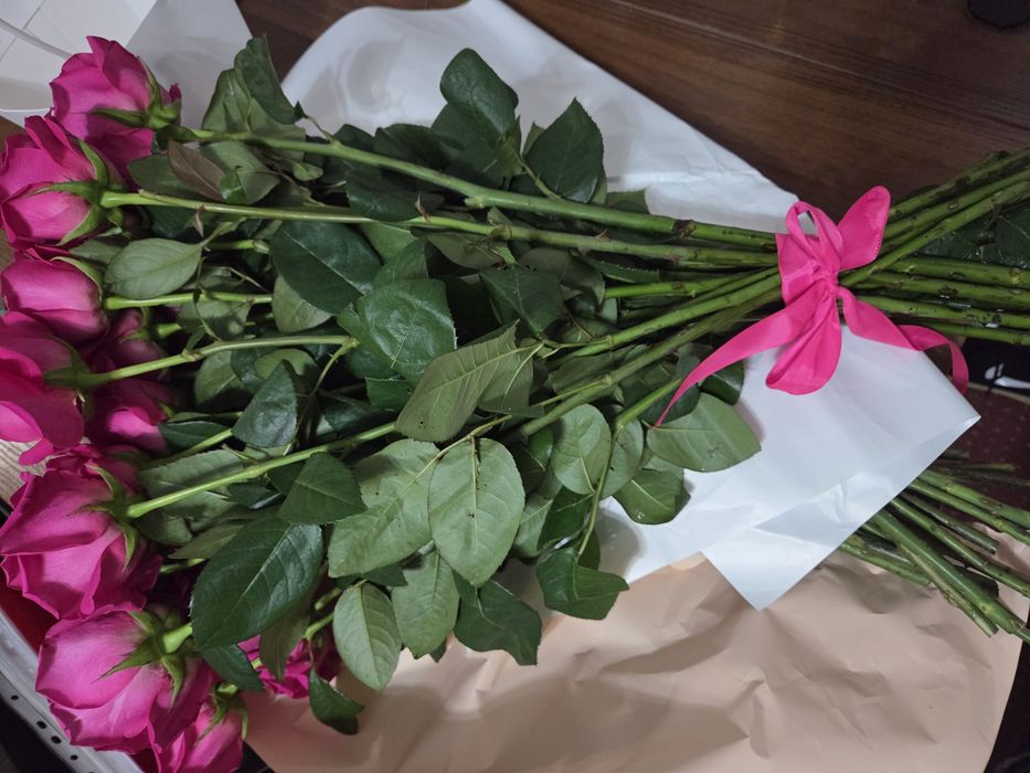 Поштучно розы продам свежие