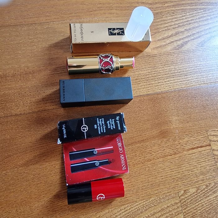 Ruj /Lip buze   professionale Burberry,Yes Saint Laurent ,Armani