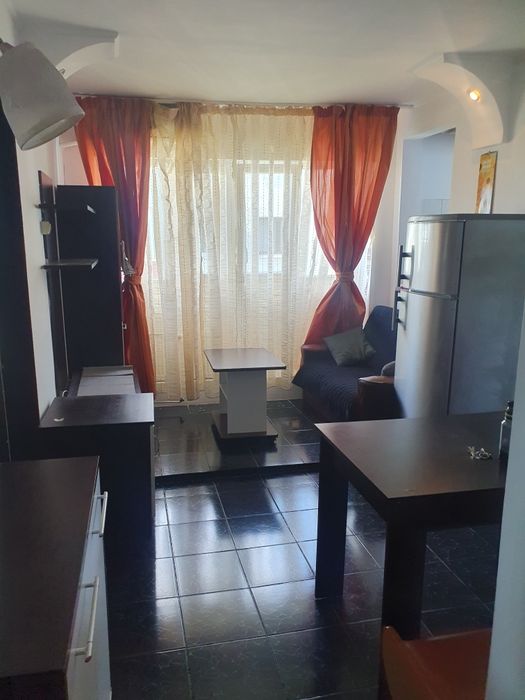 Proprietar vând apartament 2 camere Luica