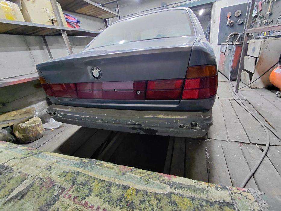 Продам бмв е34 по запчастям