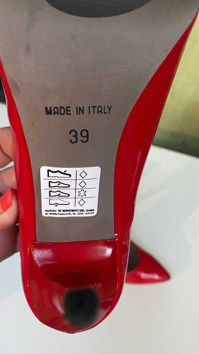 Pantofi rosii cu toc inalt 39 Benvenutti