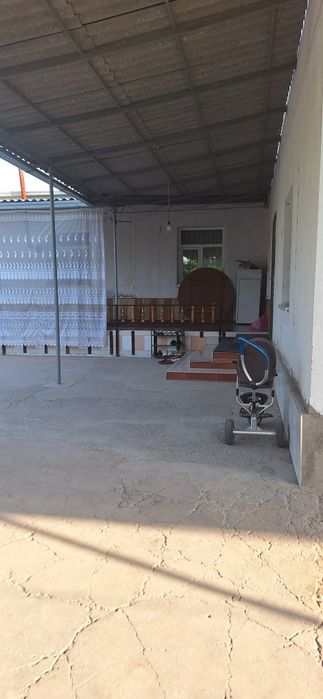 Уй сотилади 8 хона