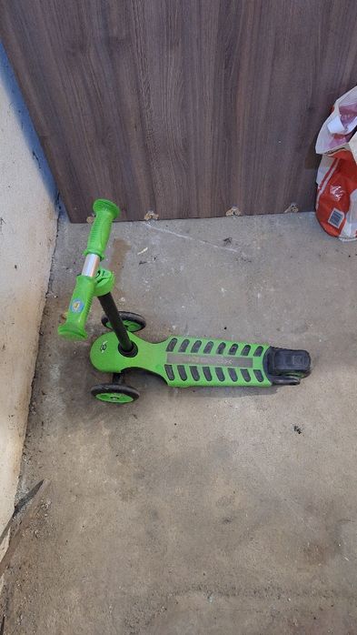 Продават ме :Детска тротинетка