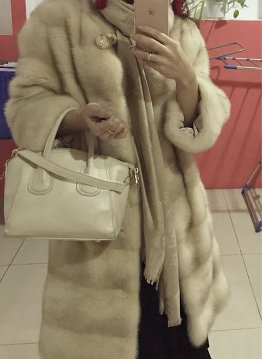 Продам норковую шубу