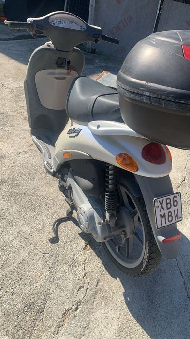 Vând Piaggio lyberti