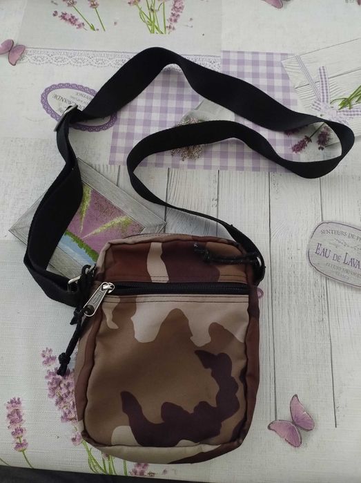 Мъжка чанта EASTPAK, LEVIS