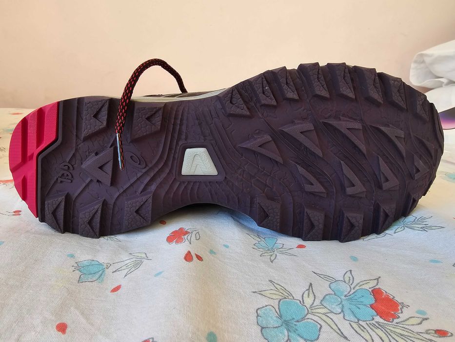 Asics-Женски Маратонки(НОВИ)