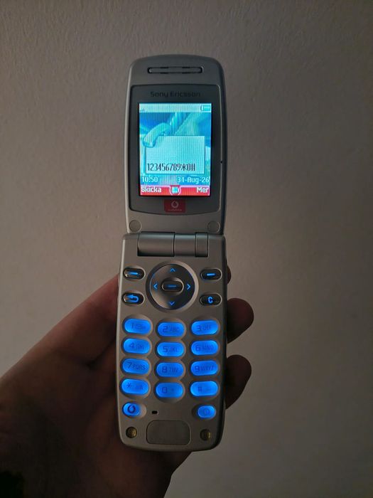 Sony Ericsson z600 ( liber de rețea)