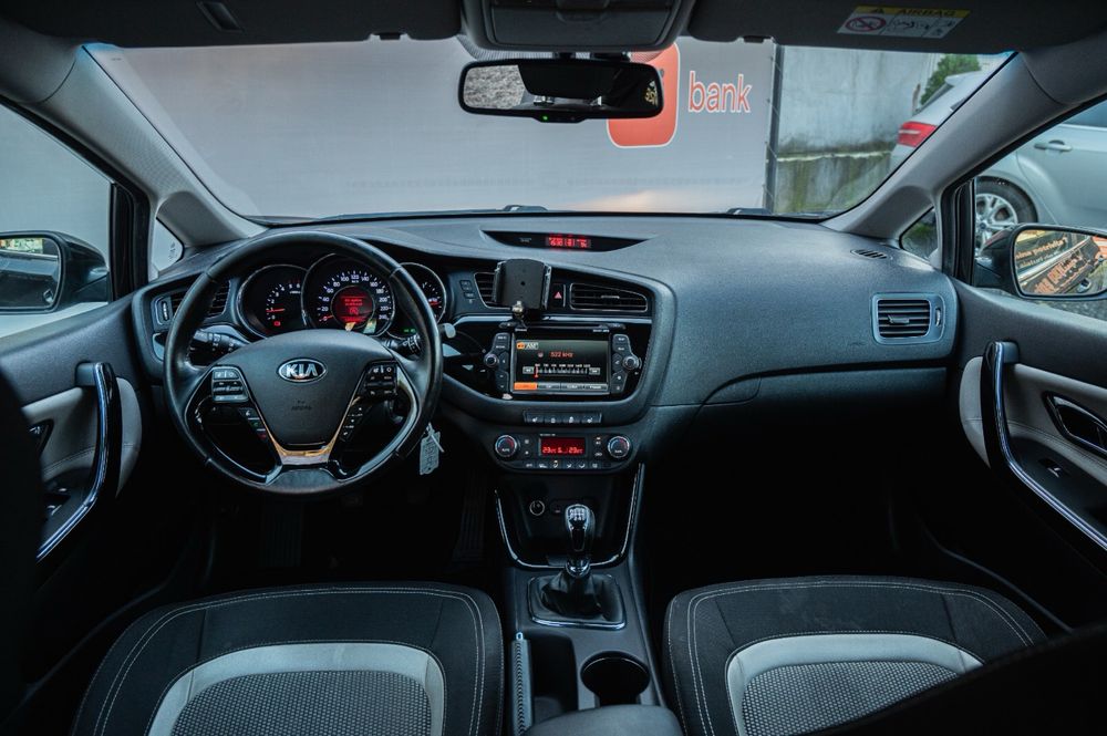 Kia Ceed-2014-navi- scaune /volan incalzit- camera- clima -led fata