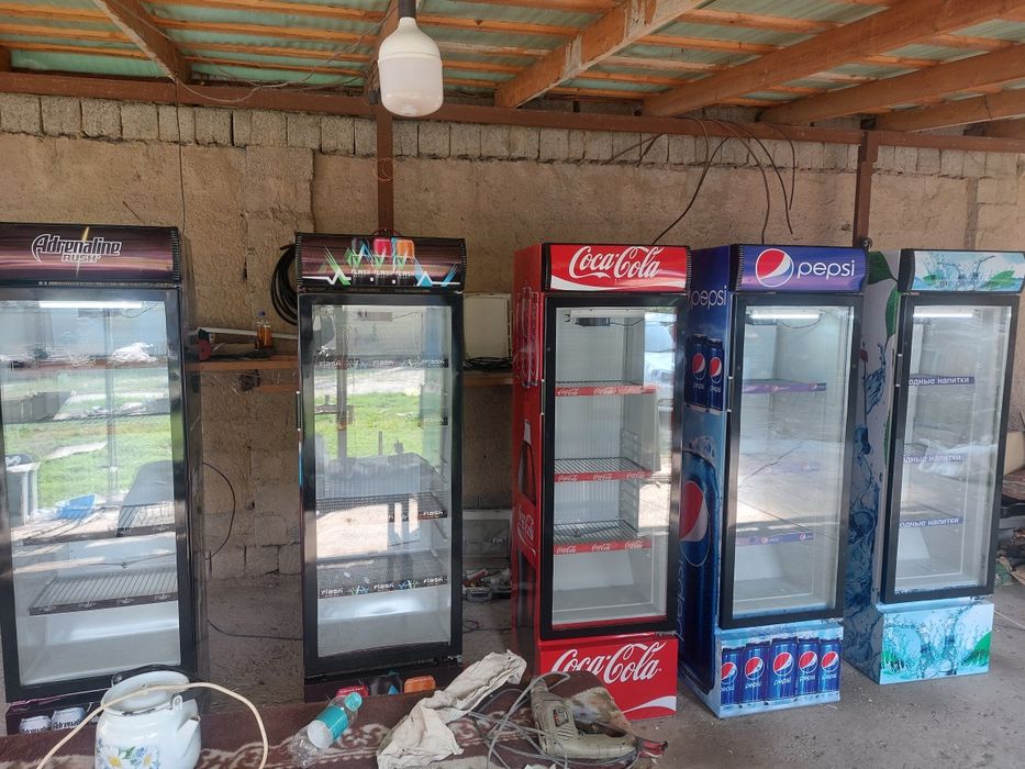 витрина халадильниклар сотилади