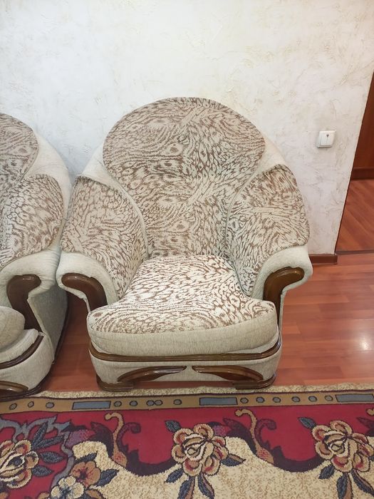 Продам диван и кресло