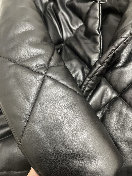 Продам куртку женскую