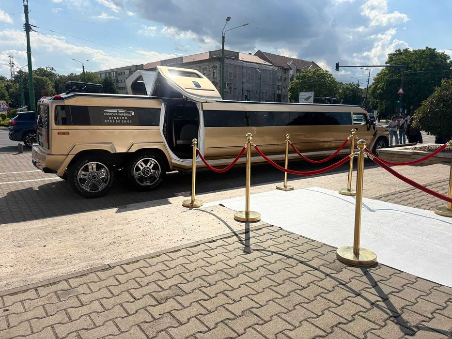 Inchiriez Limuzina Hummer H2 Limuzina de inchiriat Hummer H2