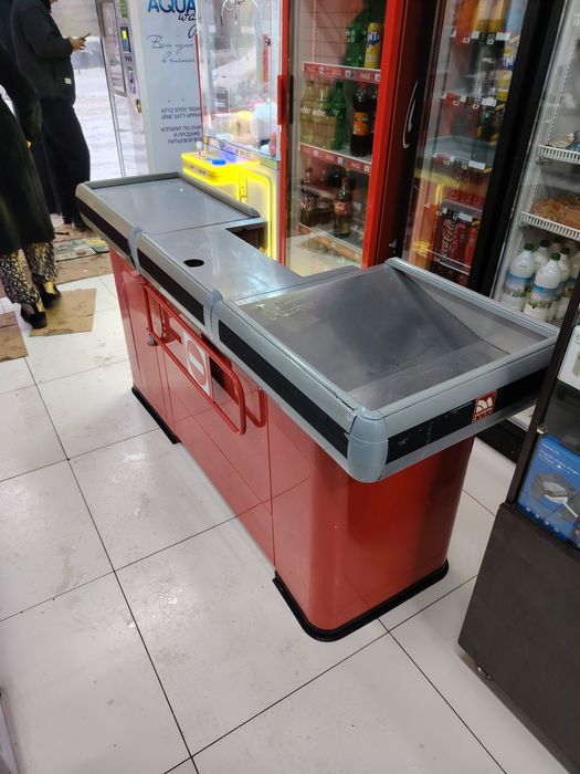 Продам кассовый стол