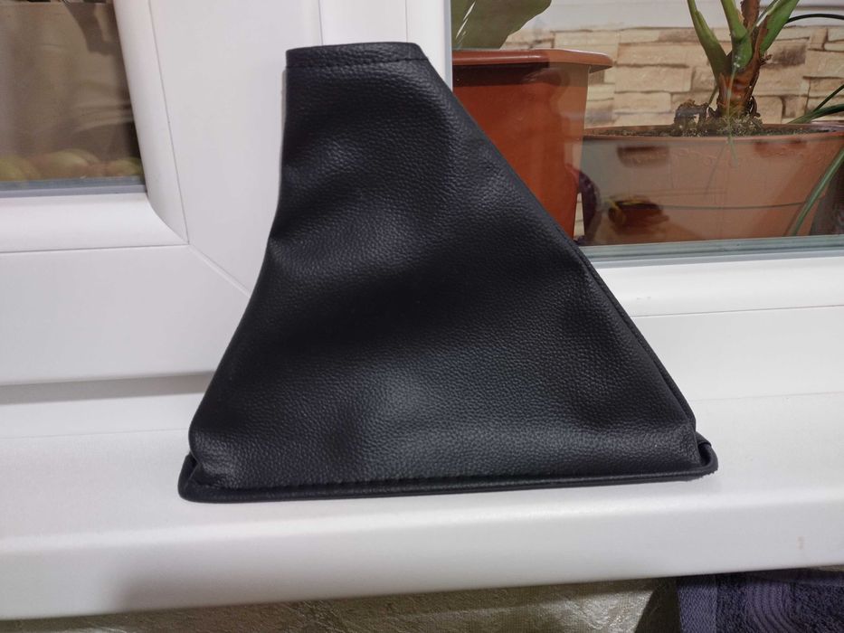 Кожух за скоростен лост и ръчна спирачка за  Тойота