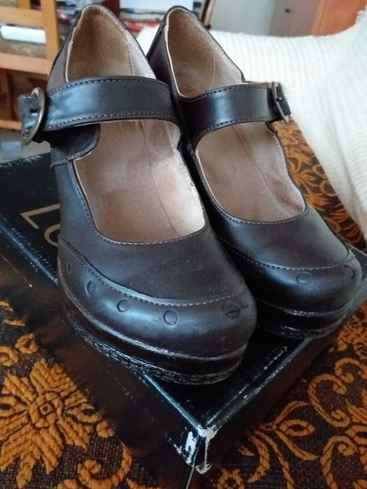 Продавам изгодно 4 чифта нови и запазени дамски кожени обувки №37