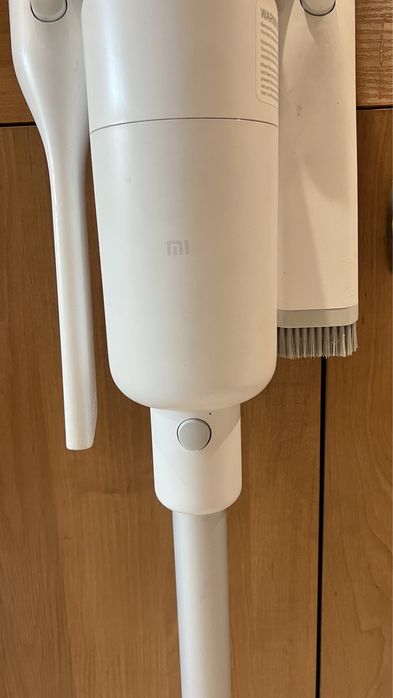 Беспроводной пылесос Xiaomi Mi Vacuum Cleaner Light