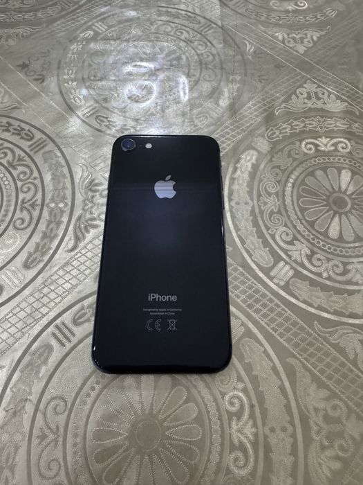 Срочно продам айфон 8 64 gb