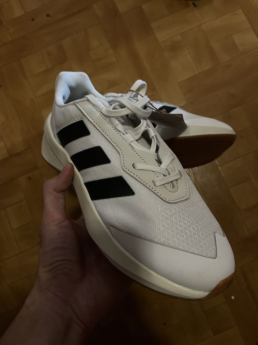 Продам кроссовки Адидас Adidas. Оригинал новые.