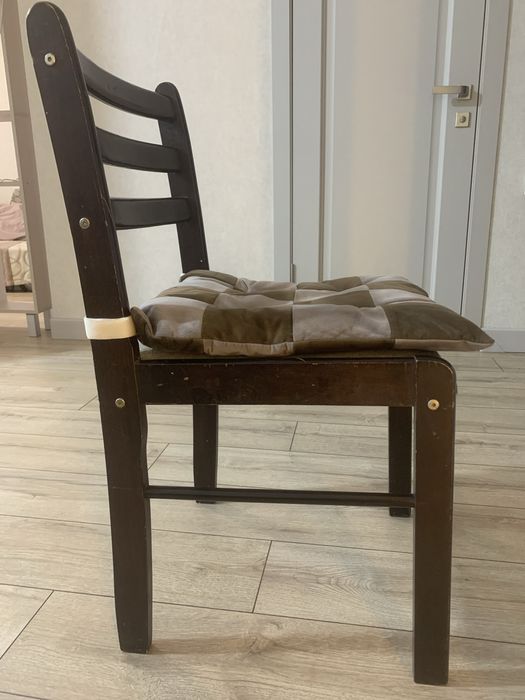 Стулья для кухни и гостинной