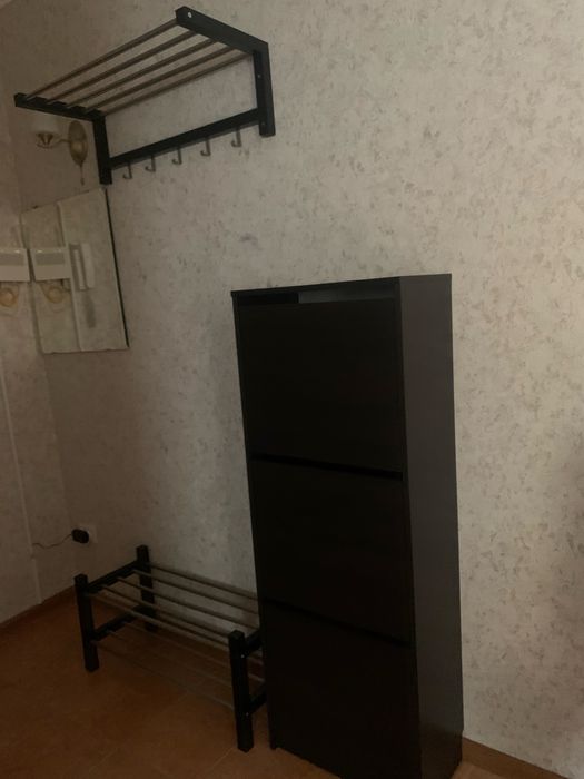 Продается прихожая мебель
