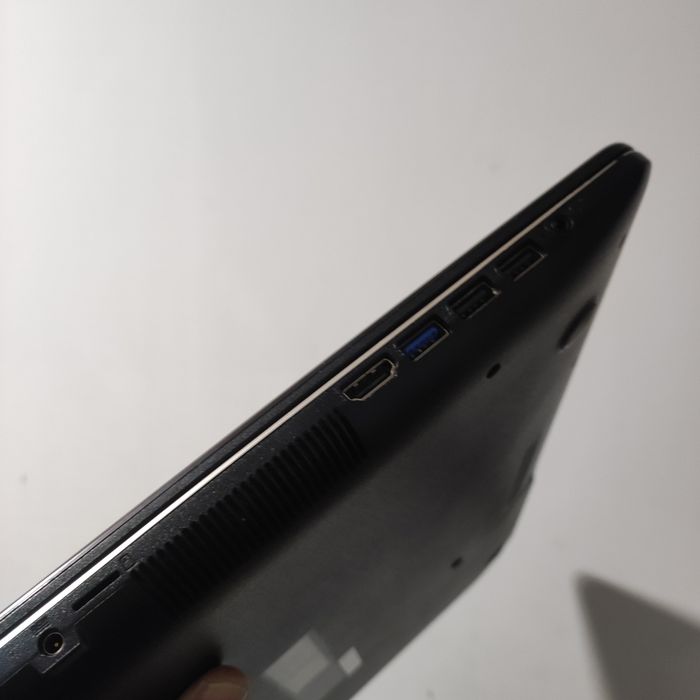 Laptop Asus i7 gen8