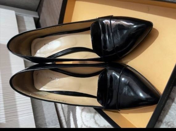 Замонавий аёллар туфлиси