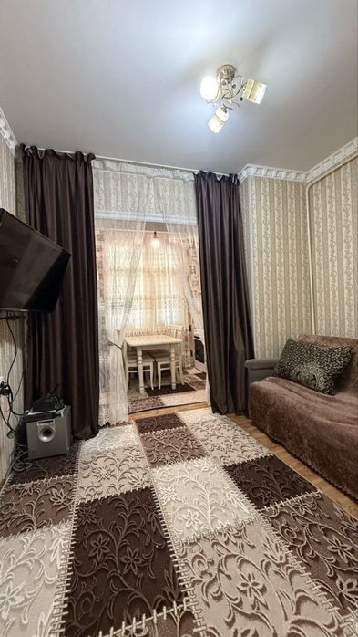 Юнусабад-19 квартал 2[3]/1/5 Евро ремонт,Выход в огород,подвал,парковк