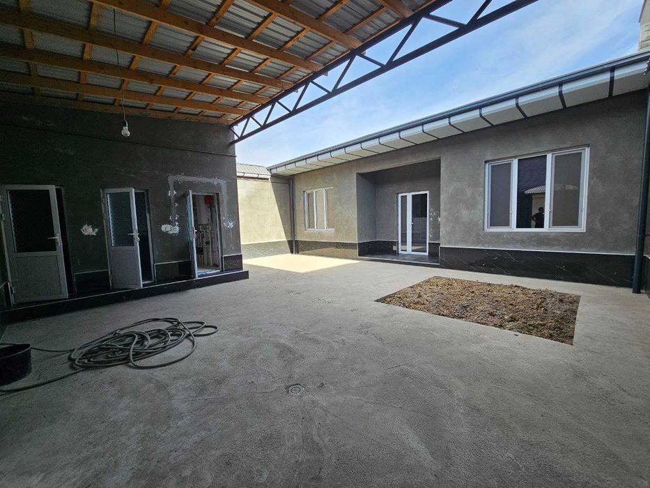 Сергели. Чорток махалляси.  2.8 сотихда 5 хонали уй сотаман.