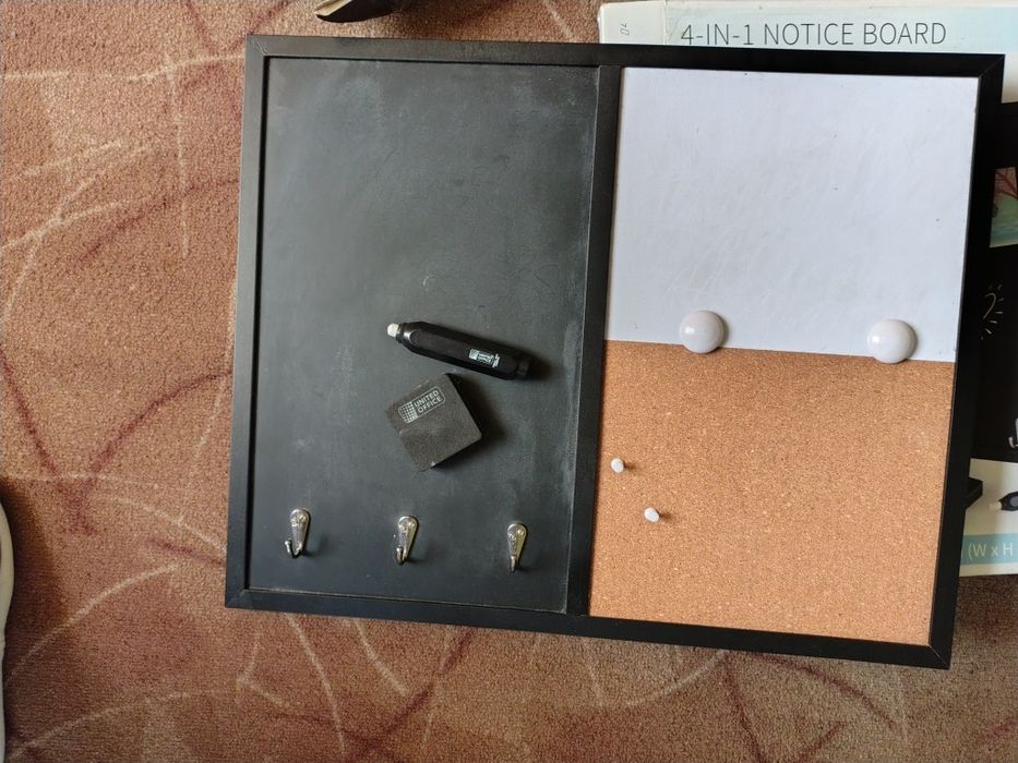 Tabla cuier hol pentru chei și notite