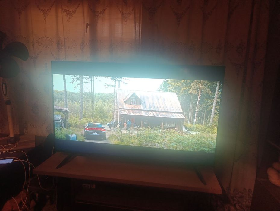 Продаю телевизор 2024 года, 50 дюймов