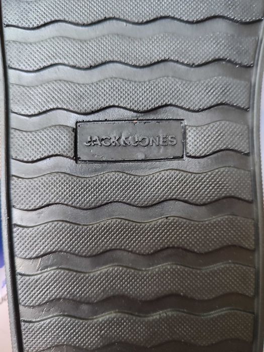 Продавам сандали Jack and Jones кафяви, мъжки, номер 43 чисто нови