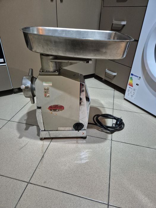 Mașină tocat carne omega te 22